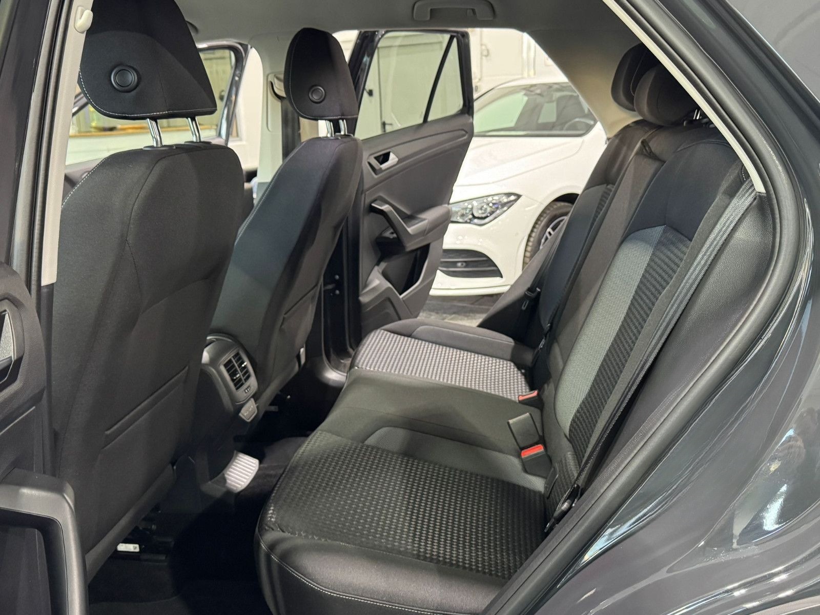 Volkswagen T-Roc 1,0TSI*Active*Navi*PDC*ACC*Shz*DAB+ foto 17