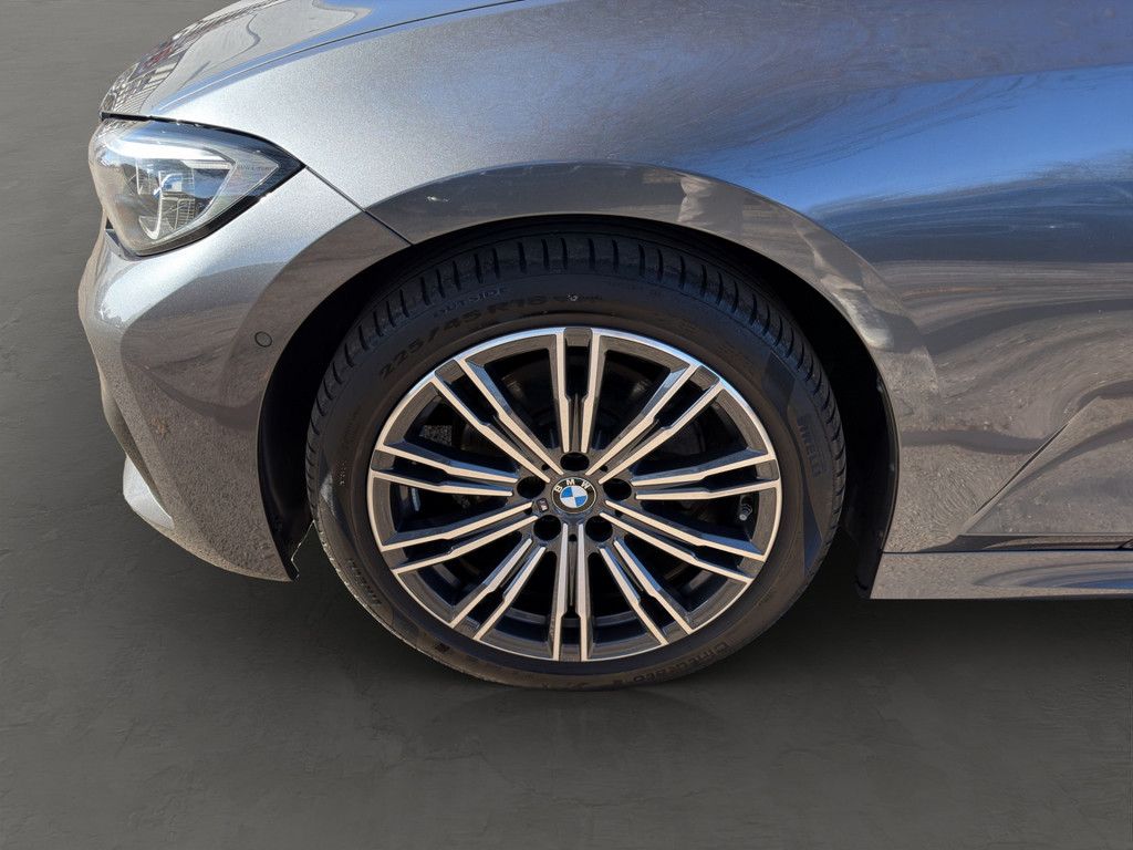 BMW 320d T. M-SPORT LASER NAVI KAMERA STANDH ACC 18" foto 4