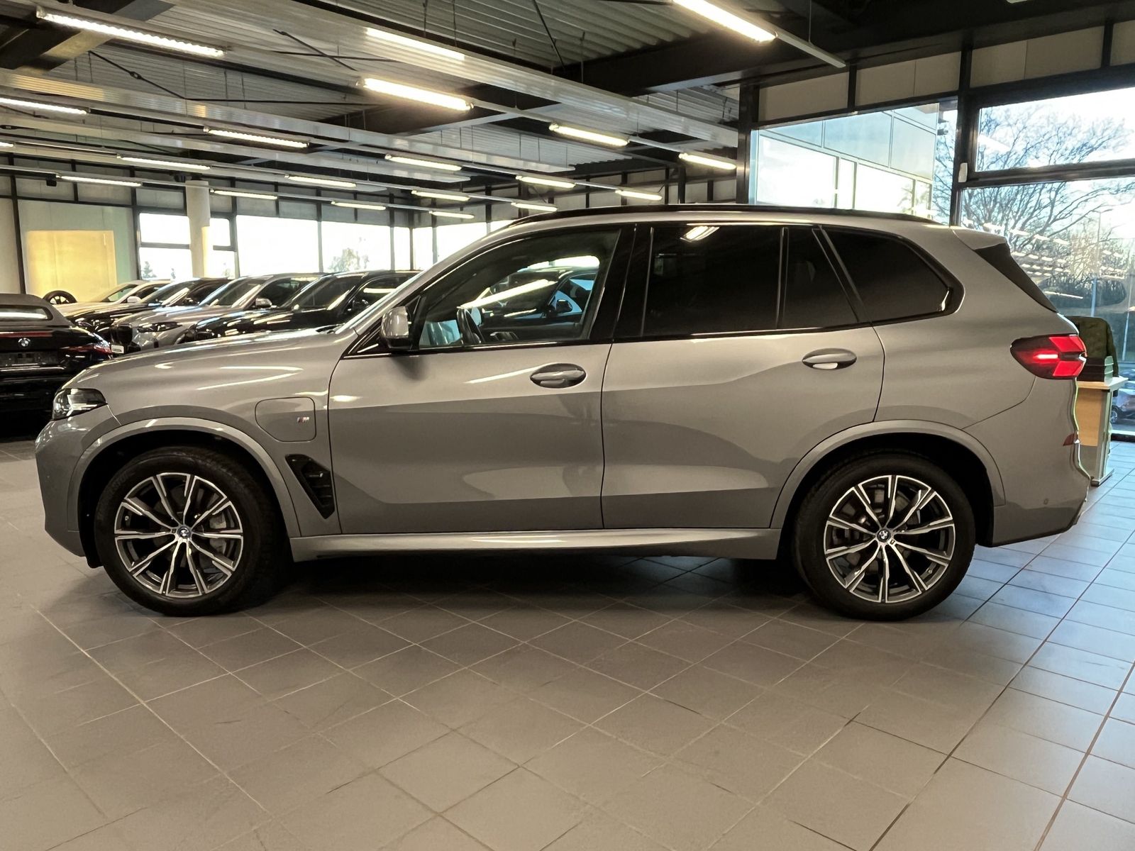 BMW X5 xDrive50e M Sport PANO AHK RFK NAVI Standh. foto 2