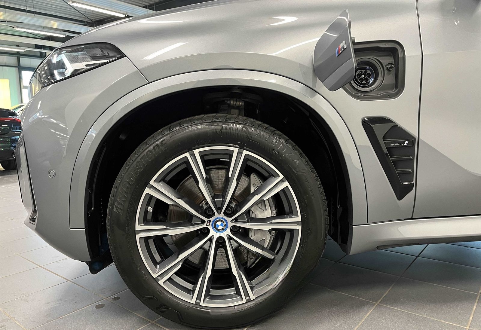 BMW X5 xDrive50e M Sport PANO AHK RFK NAVI Standh. foto 6