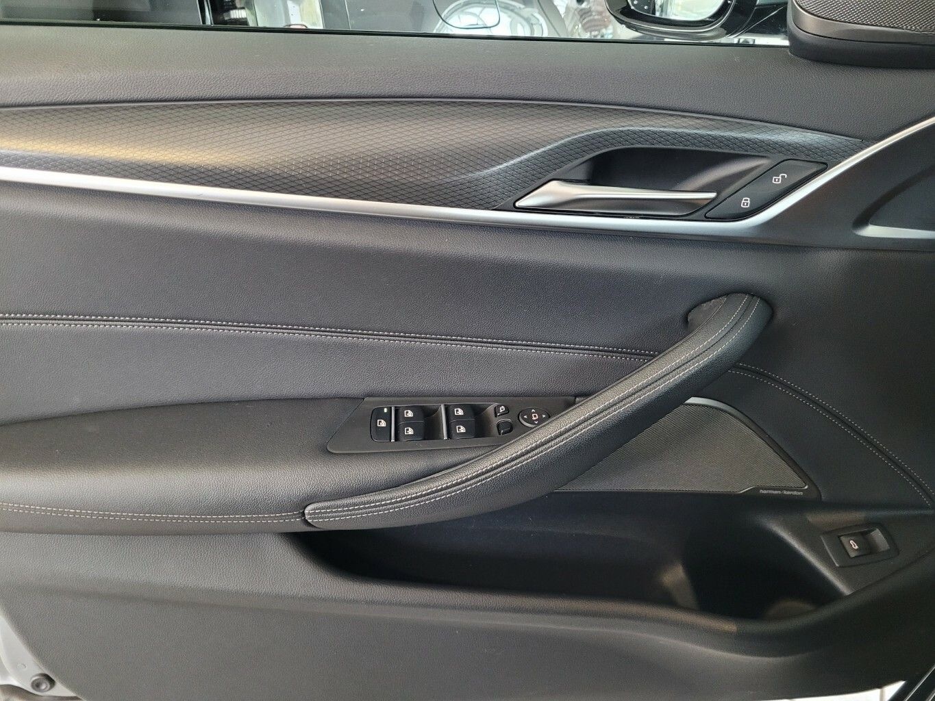 BMW 530 530d xDrive M Sport*AHK*HUD*Standheiz.*Laser foto 23