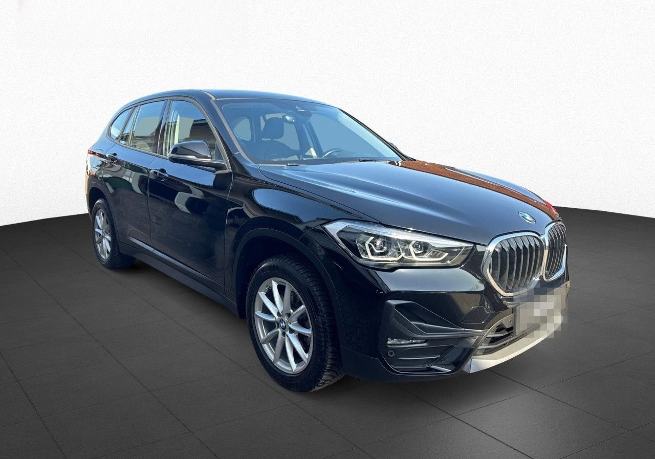 BMW X1 18dA Advantage Navi,LED,Parkass,Sportsi,SHZ foto 4