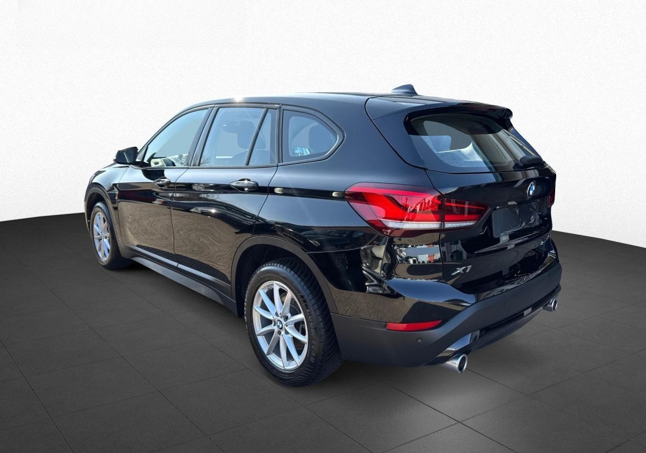BMW X1 18dA Advantage Navi,LED,Parkass,Sportsi,SHZ foto 6