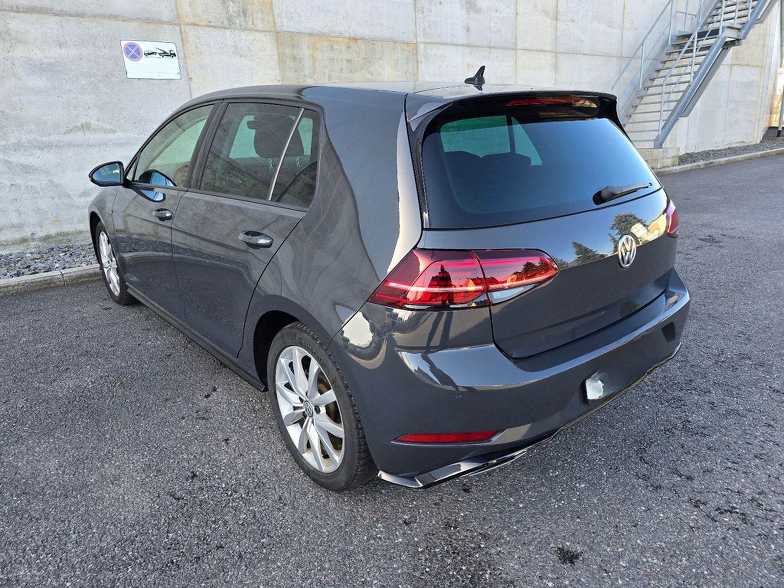 Volkswagen Golf VII R-line 2.0TDI 150PS DSG Navi AHK LED foto 17