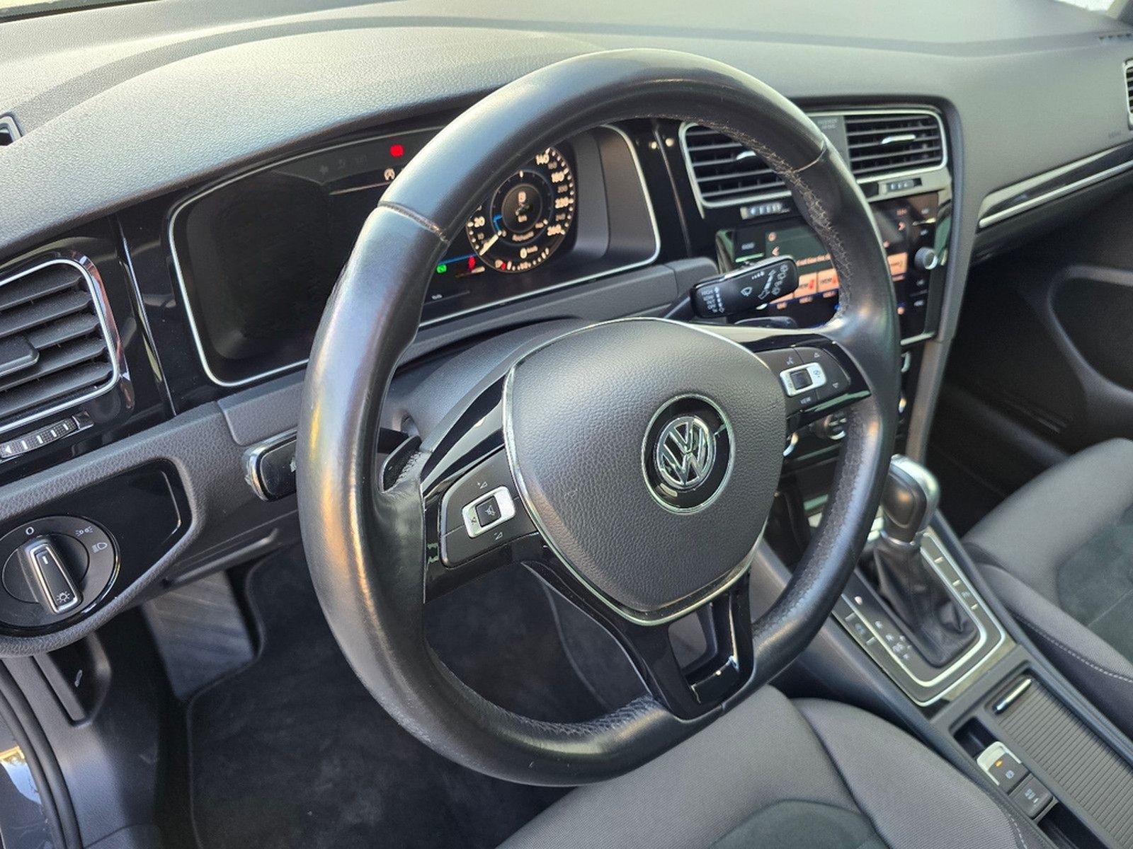 Volkswagen Golf VII R-line 2.0TDI 150PS DSG Navi AHK LED foto 19