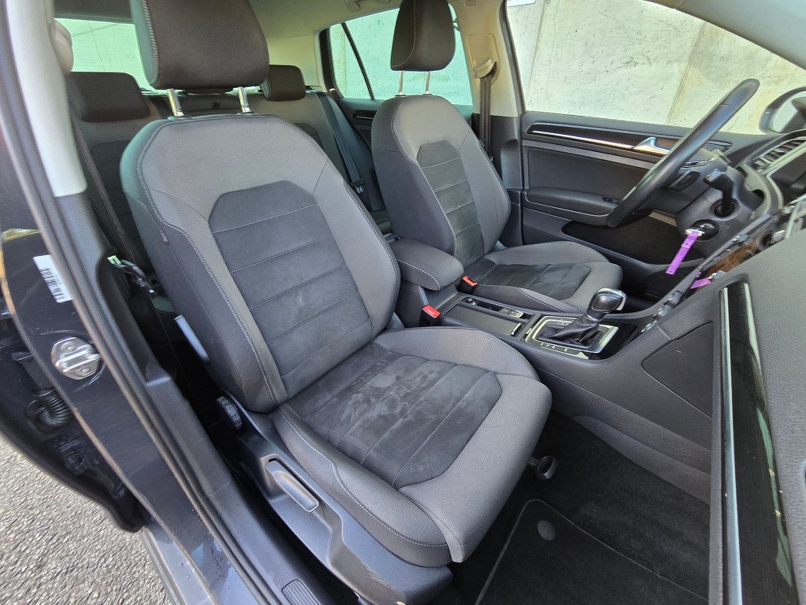 Volkswagen Golf VII R-line 2.0TDI 150PS DSG Navi AHK LED foto 24