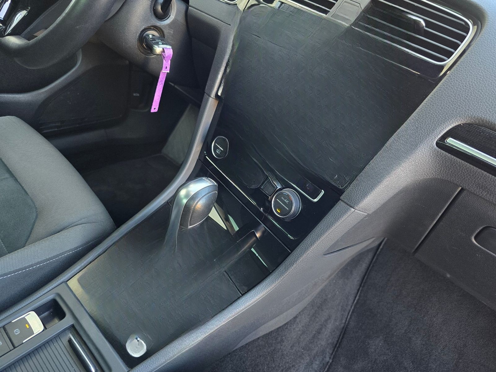Volkswagen Golf VII R-line 2.0TDI 150PS DSG Navi AHK LED foto 26