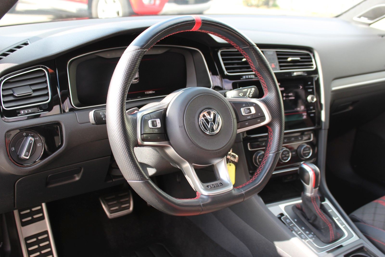 Volkswagen Golf VII GTI TCR Akrapovic Panorama DynAudio foto 12