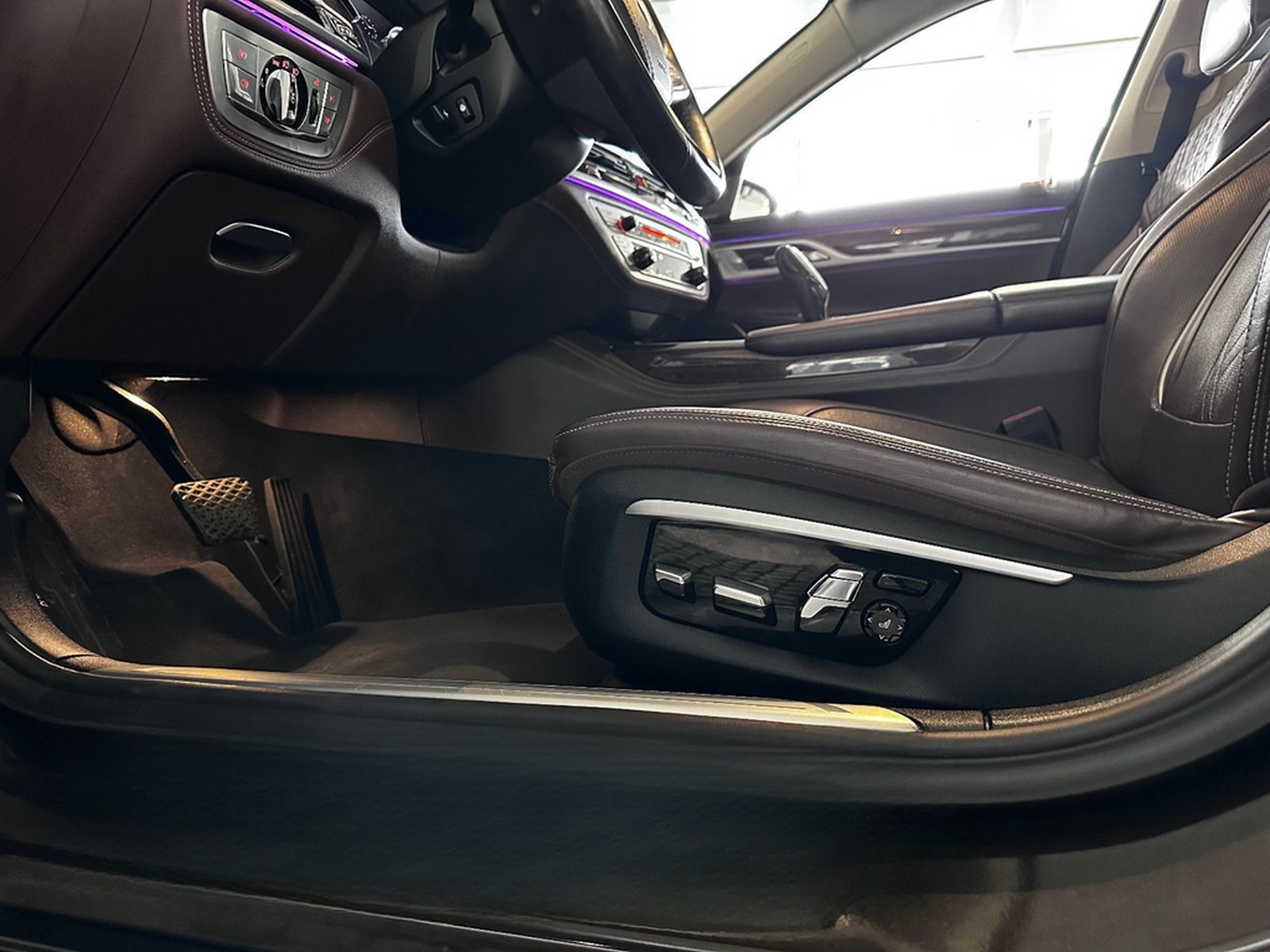 BMW 750d xDrive CarbonCore//Laser//Ambiente foto 25