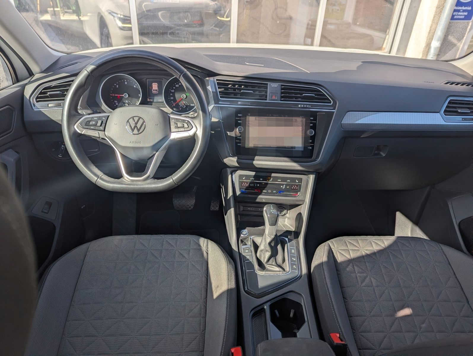Volkswagen Tiguan Life *AHK**Navi*Kamera*Spurhalte*1.Hd.* foto 10