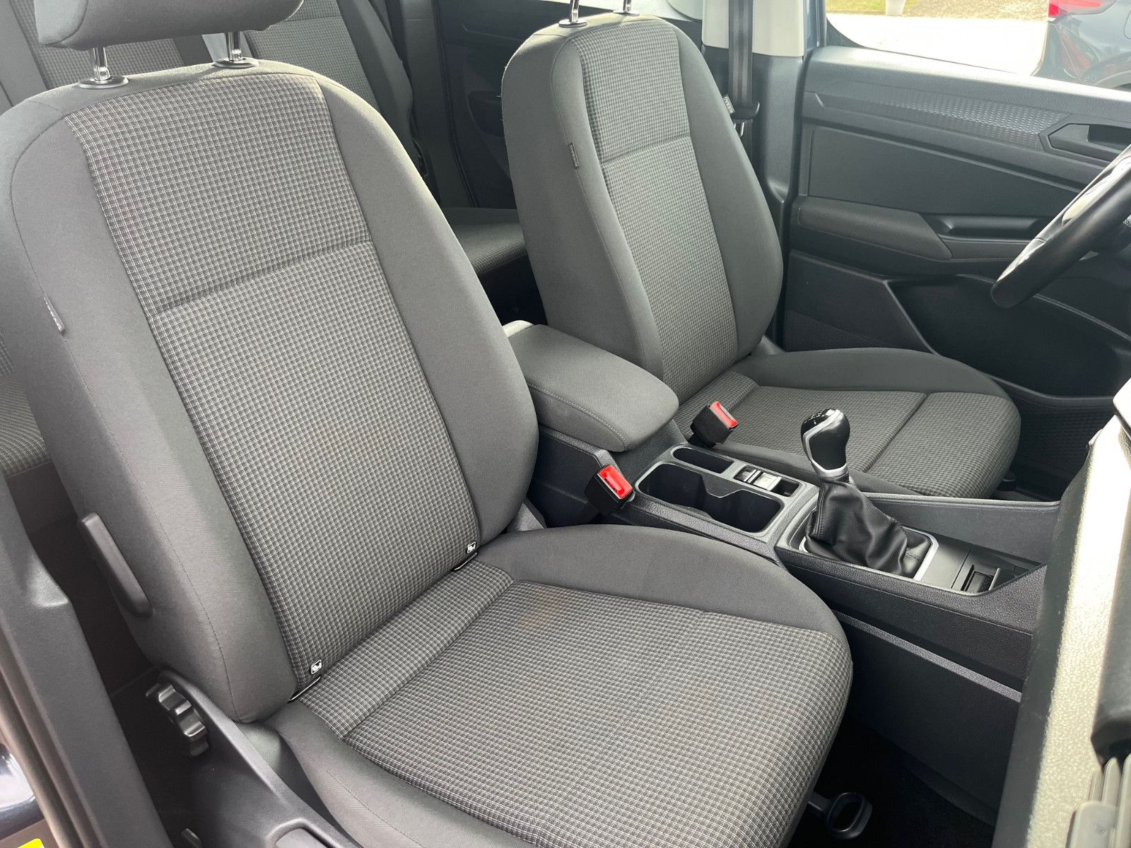 Volkswagen Caddy 4Motion mit PDC+Standhzg.+Garantie foto 18