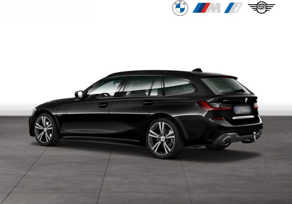 BMW 330e xDrive Touring M Sport Head-Up Panoramadach foto 6