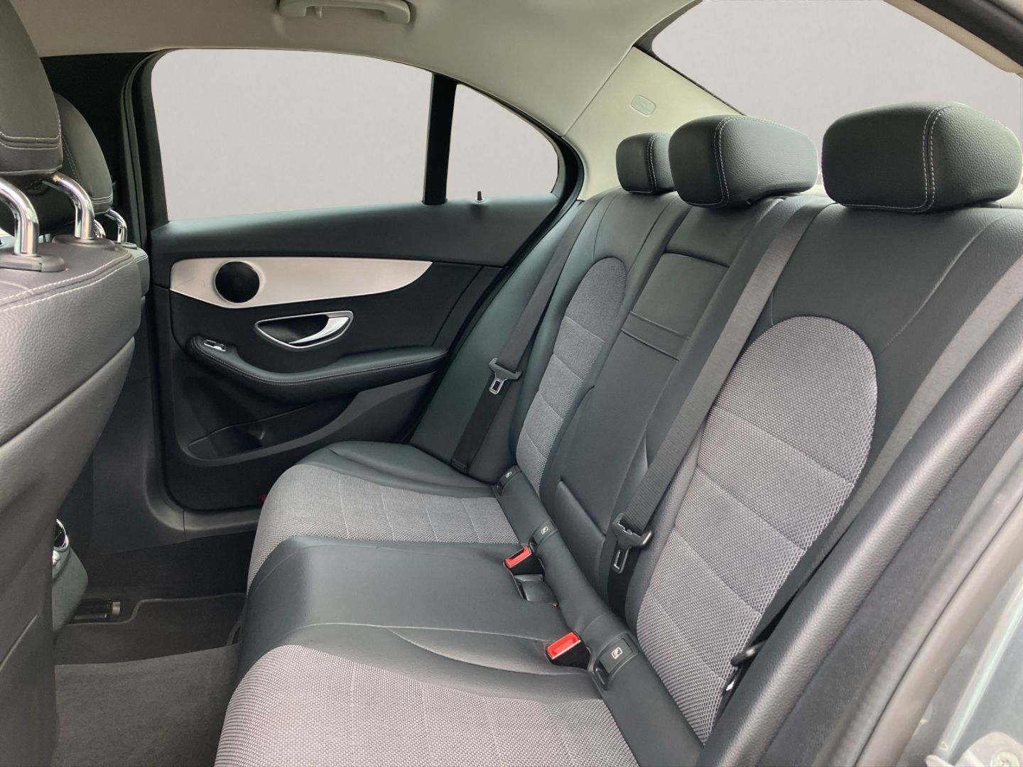 Mercedes-Benz C 200 CGI+AVANTGARDE+TEILLEDER+NAV+AHK !! foto 10