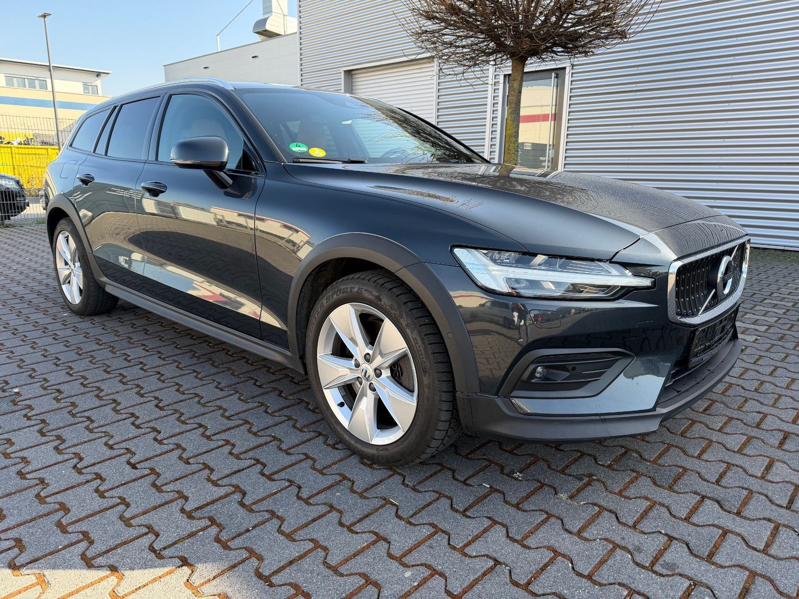 Volvo V60 D4 Cross Country Pro AWD RADAR+F-LED+h/k+CAM foto 2