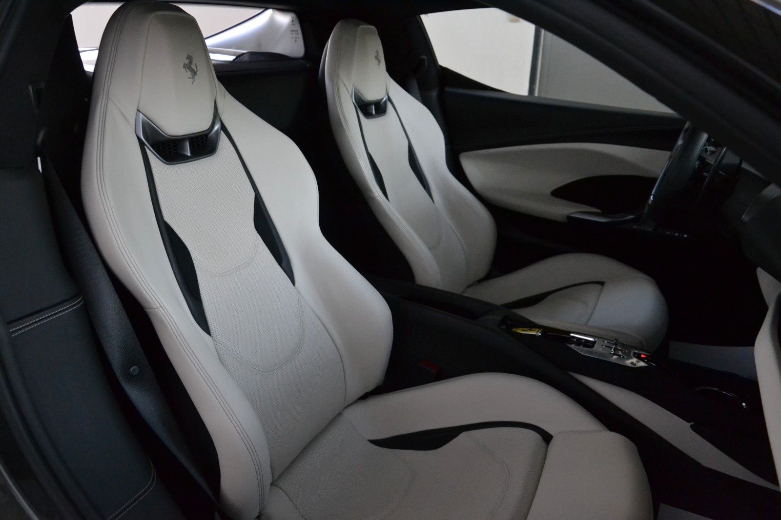 Ferrari 296 GTB DCT*LIFT*360*JBL*CARPLAY*SITZKLIMA*PPF!* foto 25