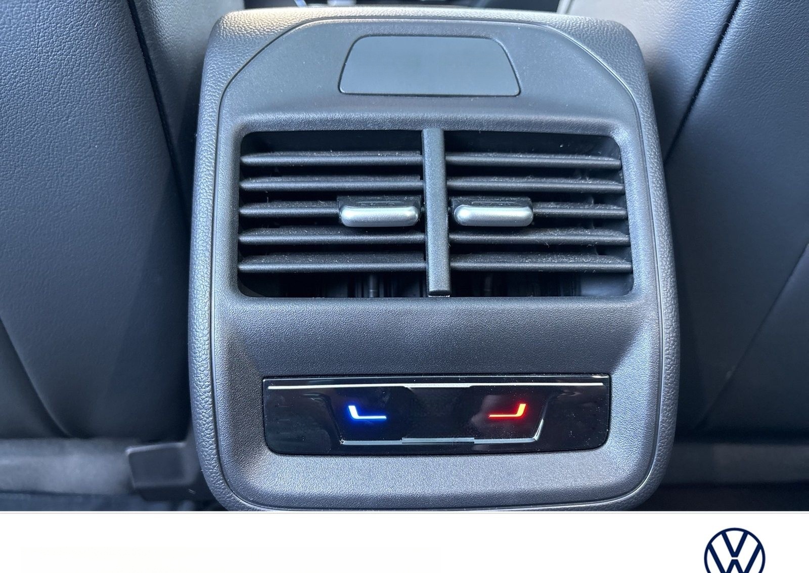 Volkswagen Passat Variant 1.5 HYBRID R-LINE BLACKSTYLE PANO foto 12