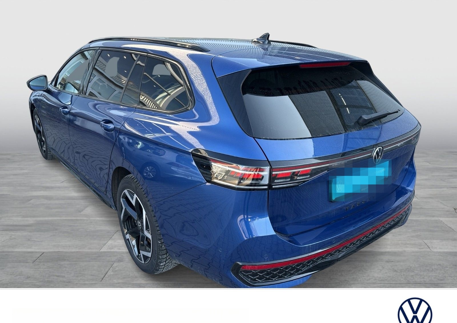 Volkswagen Passat Variant 1.5 HYBRID R-LINE BLACKSTYLE PANO foto 3