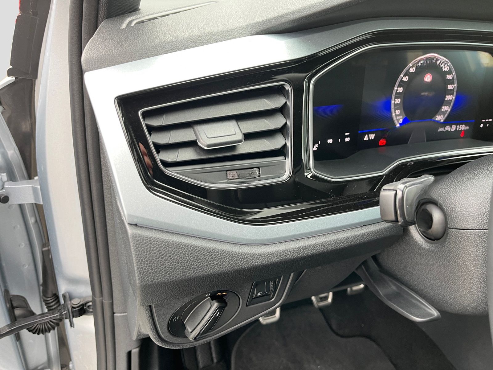 Volkswagen Taigo 1.0TSI Goal LED Pano Navi ACC APP Sitzhzg foto 15