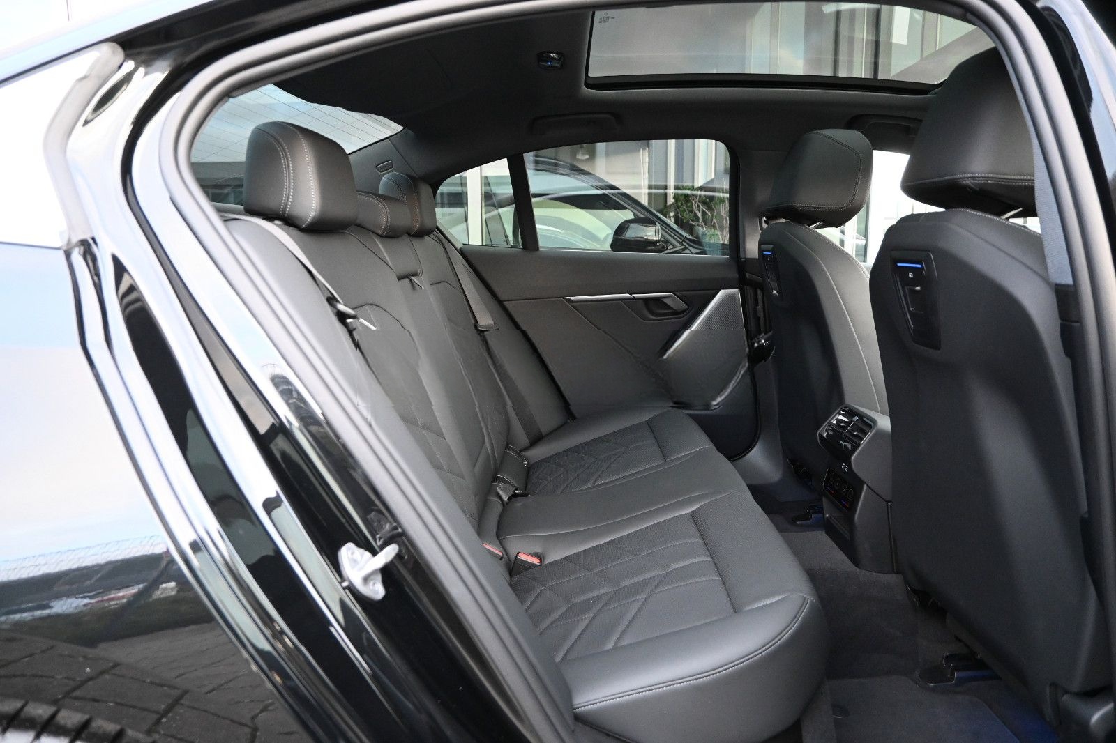 BMW 520d °KOMFORTSITZE°PANO°SITZKLIMA°STANDHEIZ°360° foto 14