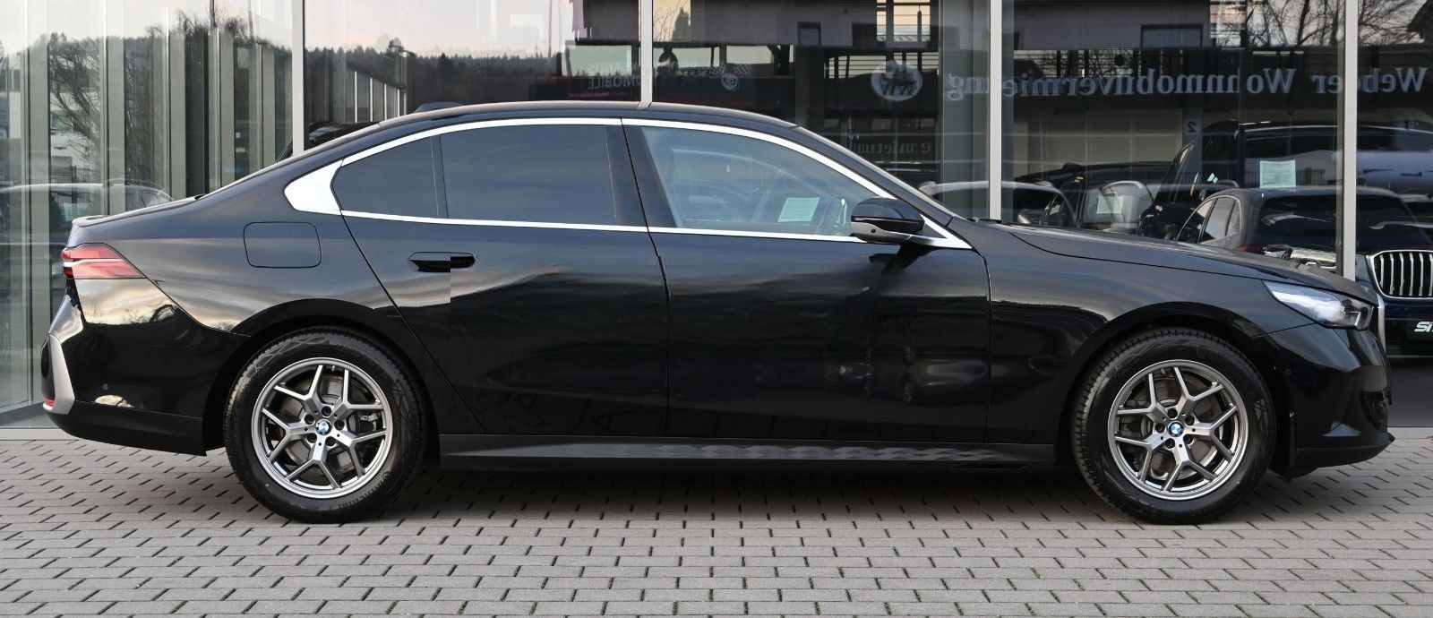 BMW 520d °KOMFORTSITZE°PANO°SITZKLIMA°STANDHEIZ°360° foto 6