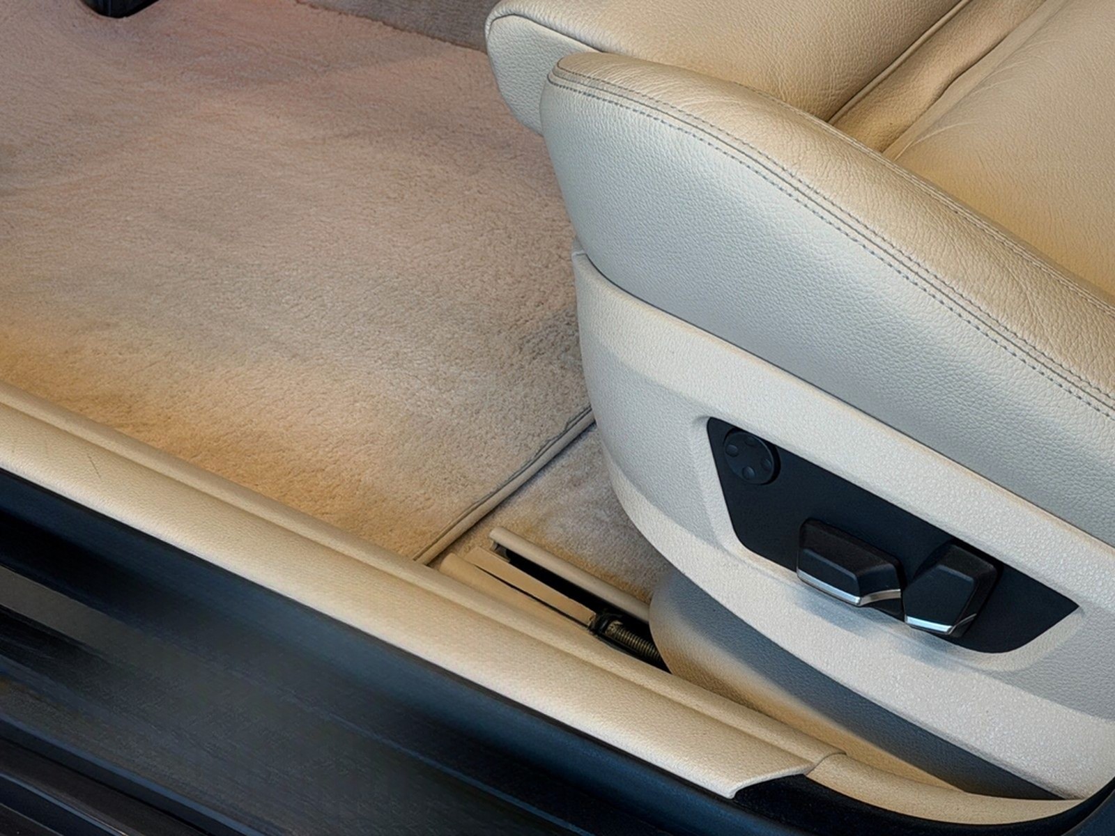 BMW 530d*1.Hand*Head-Up*Bi-Xenon*Navi-Prof*GSD*Soft foto 24