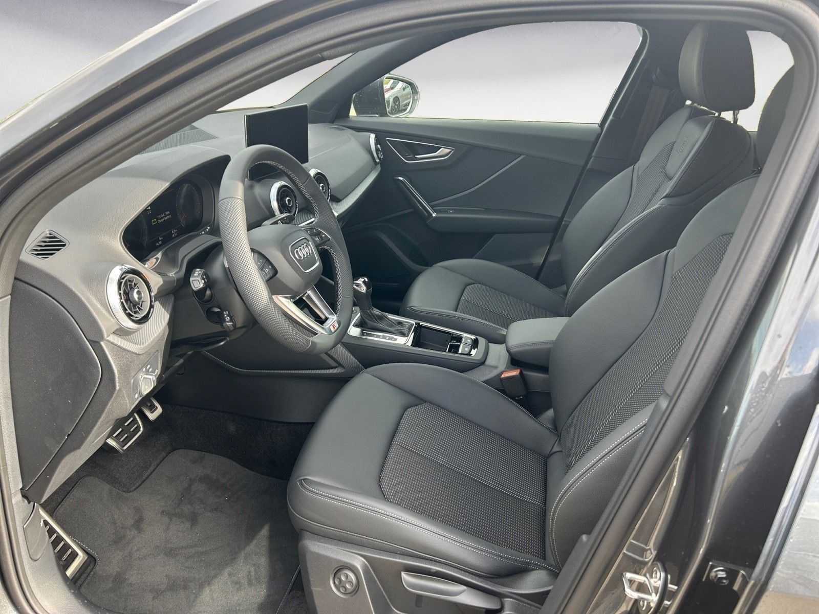 Audi Q2 S line 40 TFSI quattro 140(190) kW(PS) S tron foto 7
