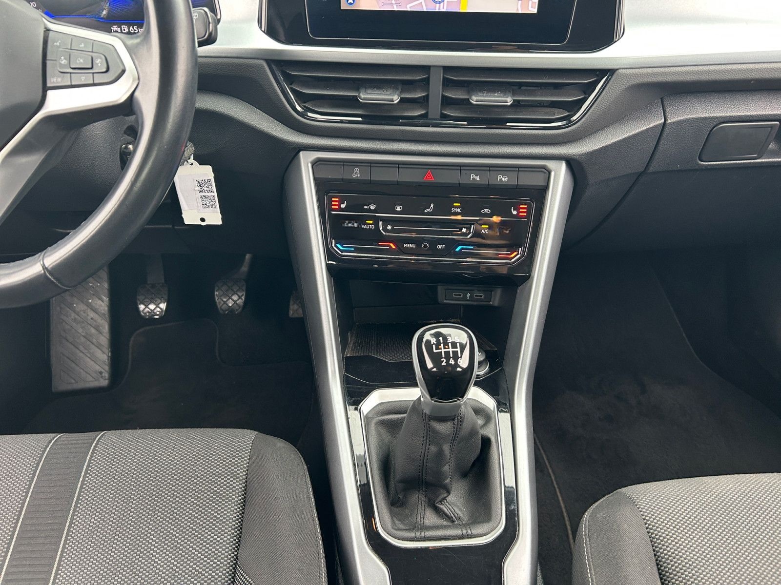 Volkswagen T-Roc 1.0TSI Life LED Nav AHK Parklenk APP Sitzh foto 8