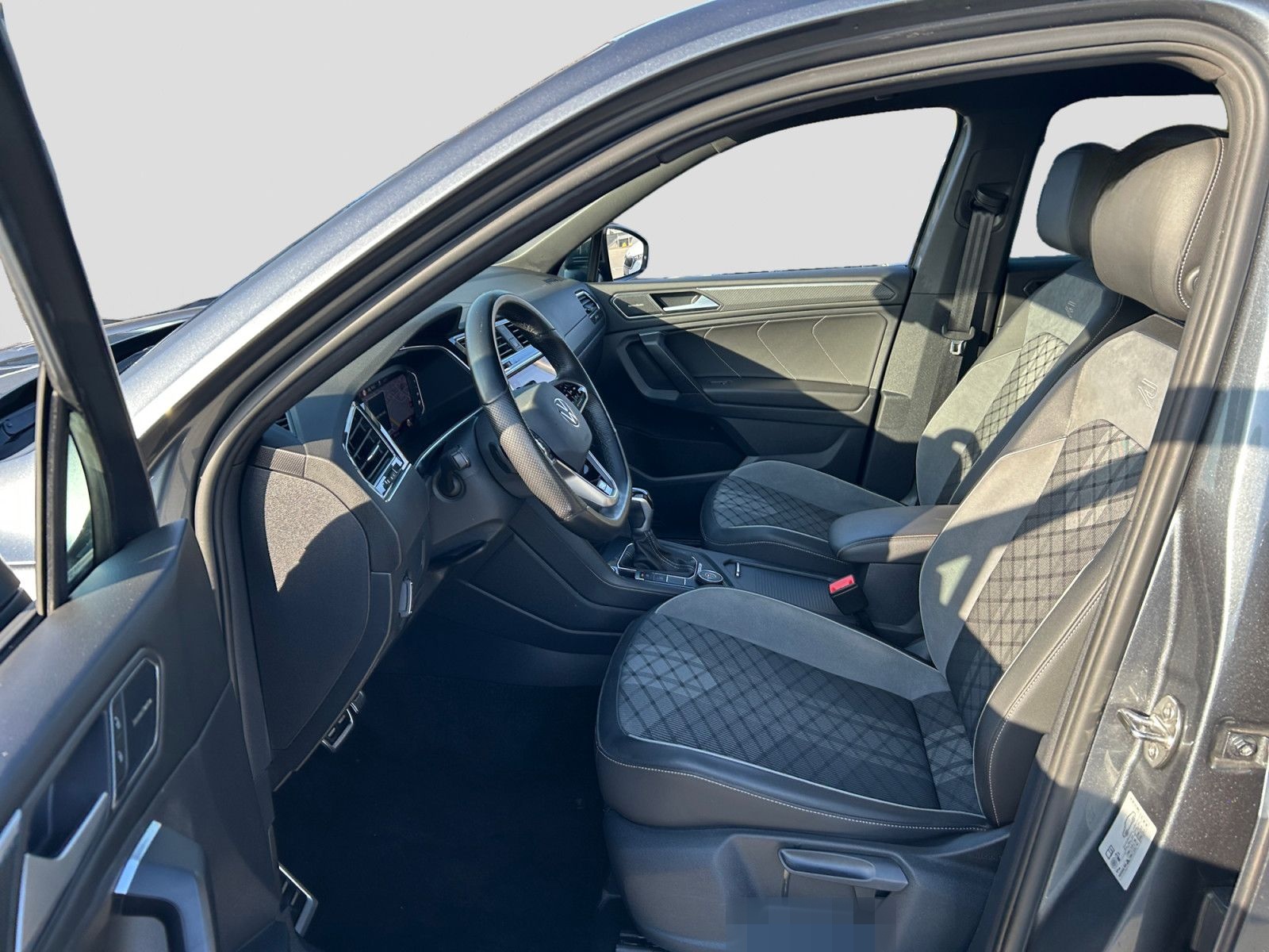 Volkswagen Tiguan Allspace 2.0TSI DSG 4M R-Line Black Style foto 10