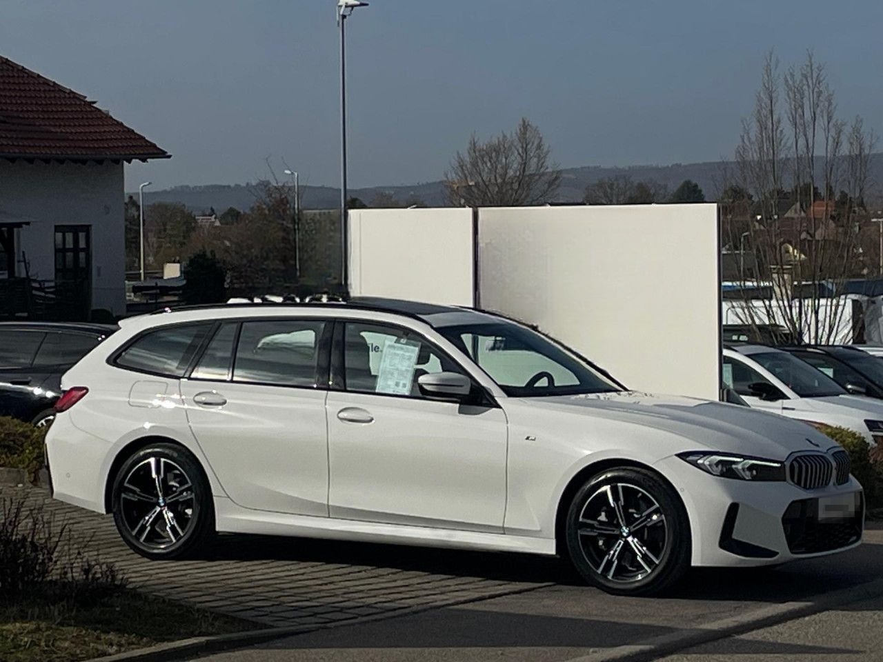 BMW 330i T. xDr.HUD SuView PanoD.Sitzh.Ha/Ka.AHK 18" foto 2