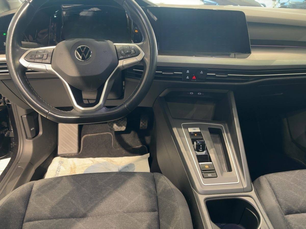 Volkswagen Golf VIII Variant 1.5 eTSI DSG Life Navi P-Dach foto 9