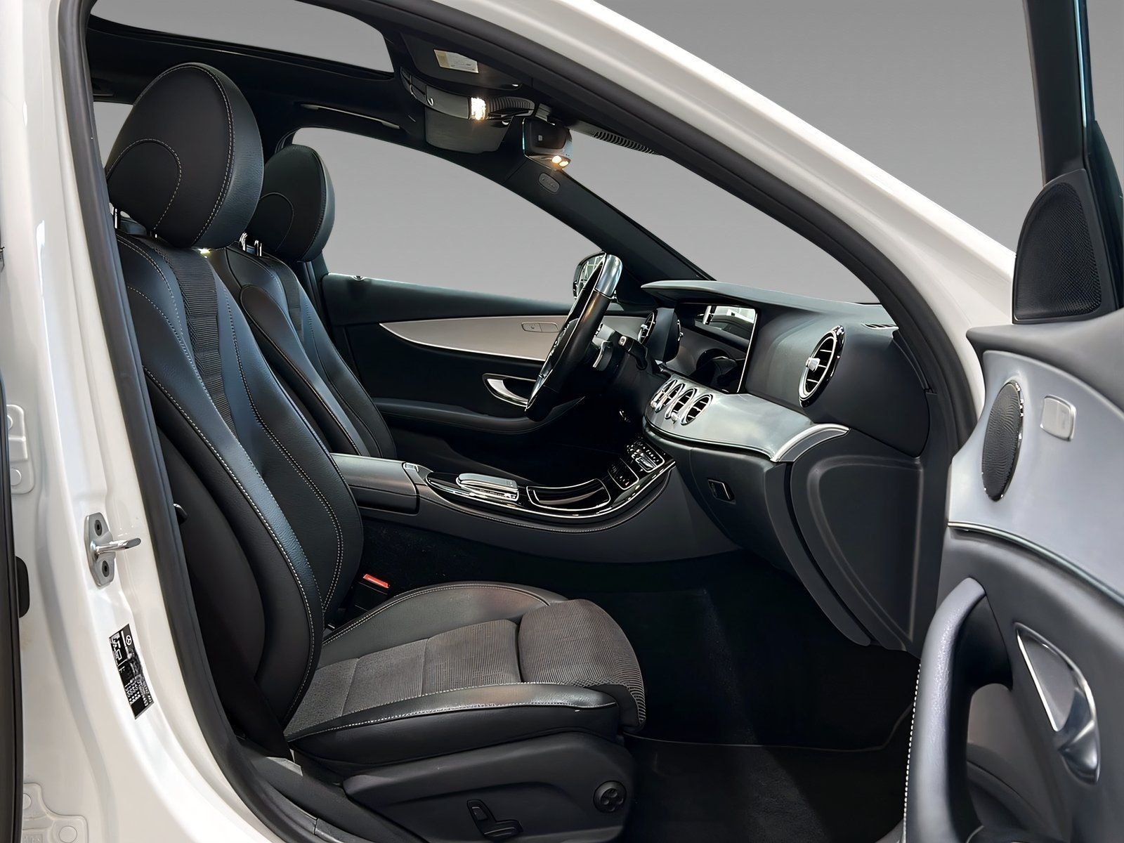 Mercedes-Benz E 200 4M T AVANTGARDE+LED+DISTR+Kam+Pano+HuD+AHK foto 12