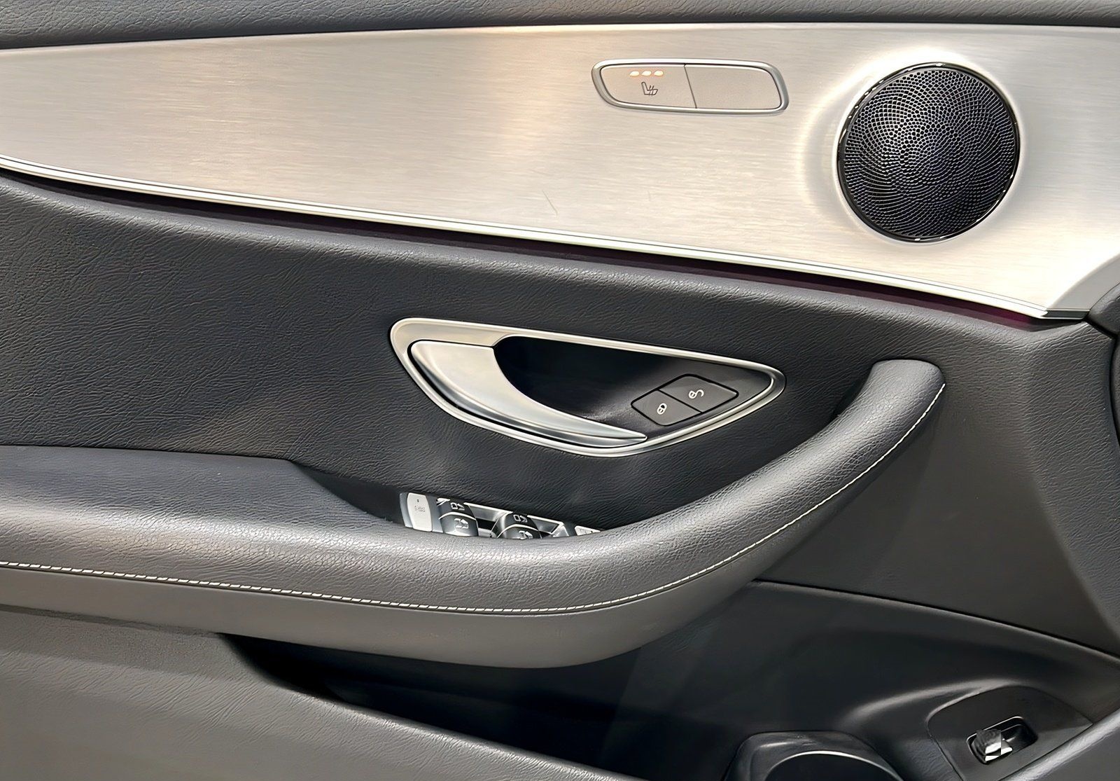 Mercedes-Benz E 200 4M T AVANTGARDE+LED+DISTR+Kam+Pano+HuD+AHK foto 14