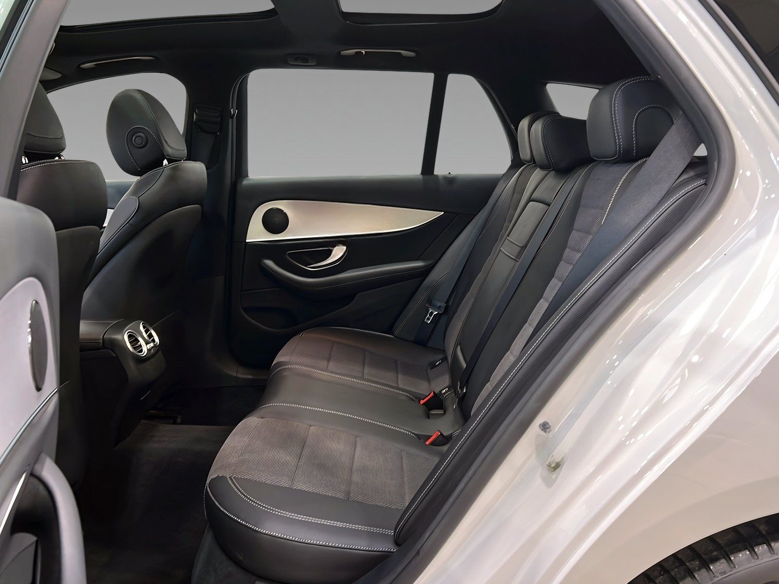 Mercedes-Benz E 200 4M T AVANTGARDE+LED+DISTR+Kam+Pano+HuD+AHK foto 10