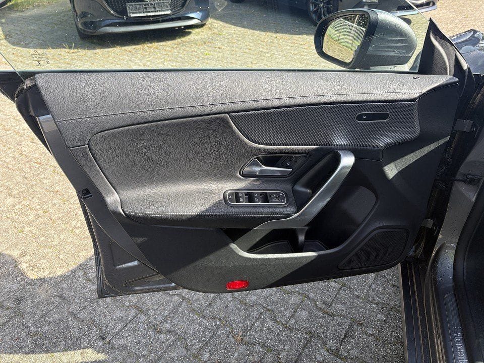 Mercedes-Benz CLA 180d Shooting Brake, Progressive , LEDER, NA foto 6