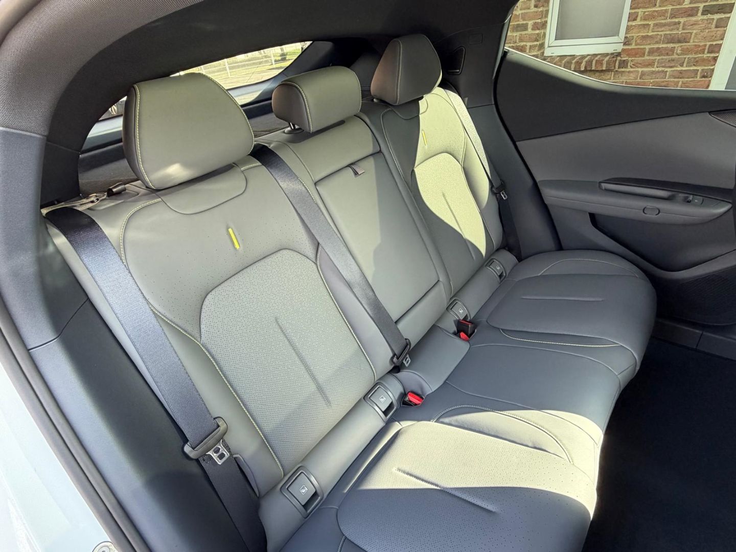 Lynk&Co 02 More 200 kW Panorama Navi Leder Digitales Coc foto 15