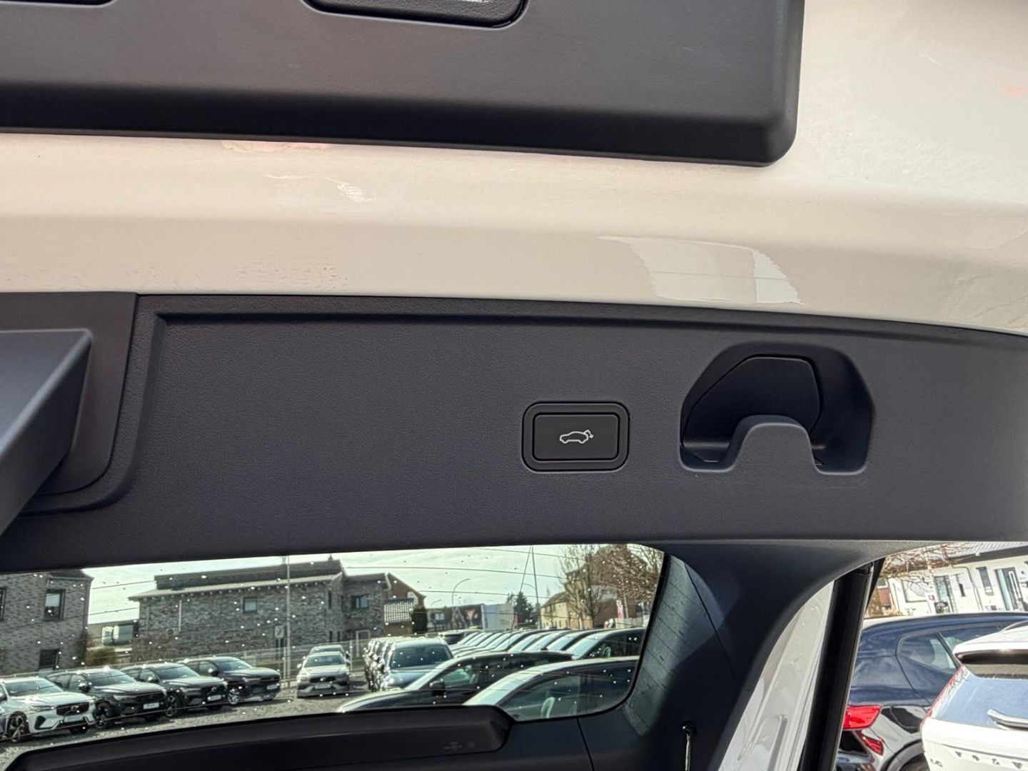 Lynk&Co 02 More 200 kW Panorama Navi Leder Digitales Coc foto 17