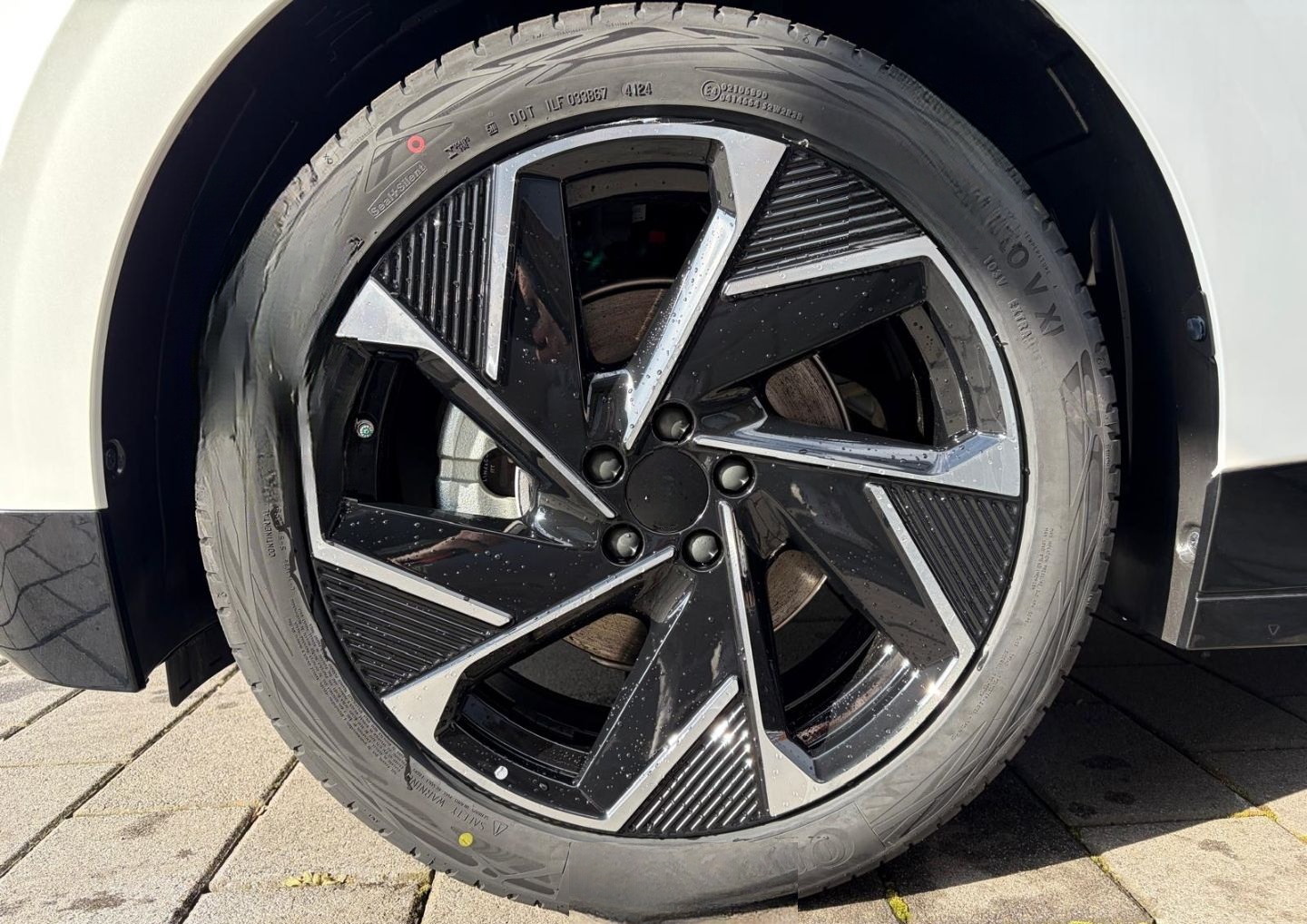 Lynk&Co 02 More 200 kW Panorama Navi Leder Digitales Coc foto 19