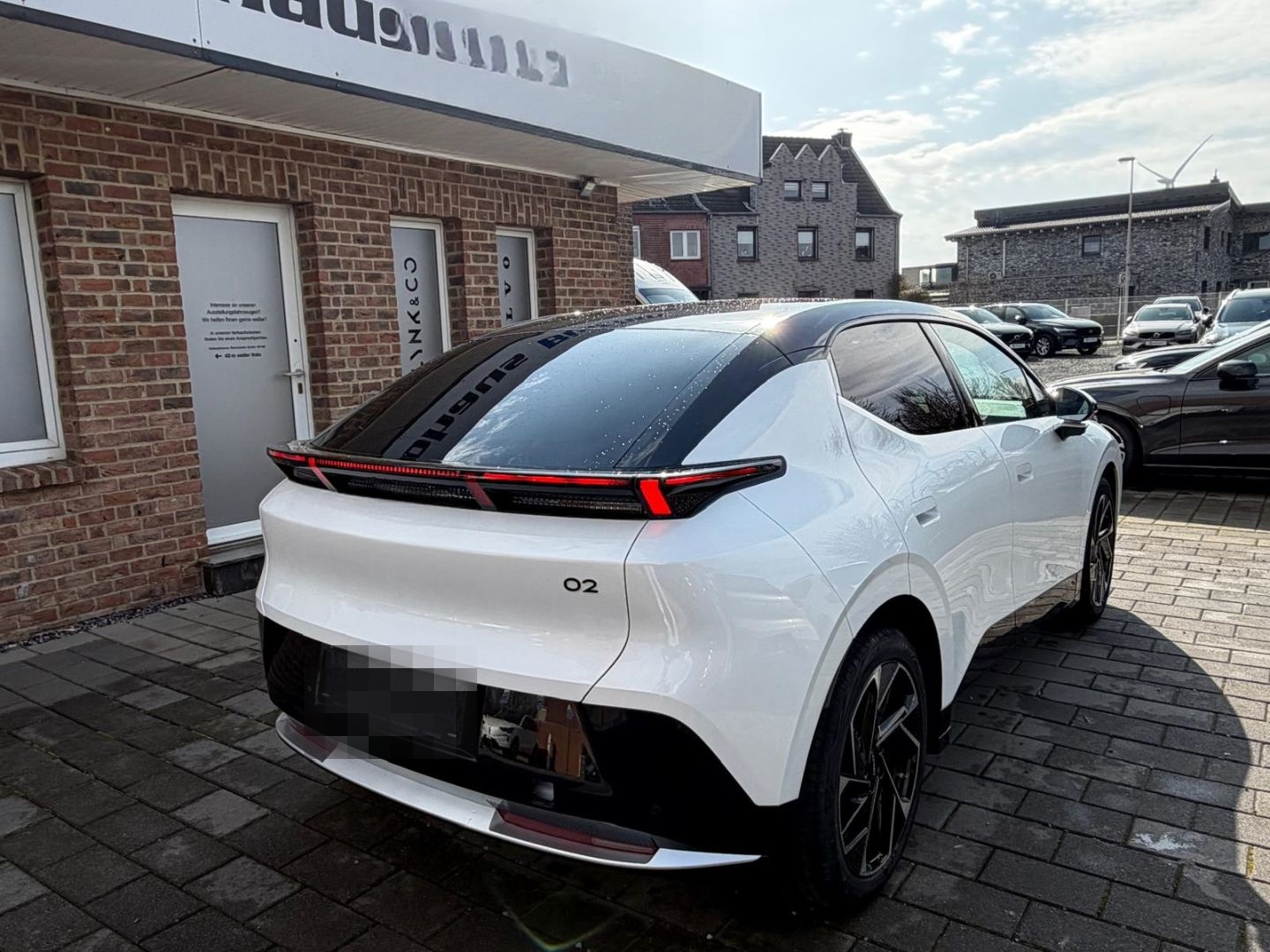 Lynk&Co 02 More 200 kW Panorama Navi Leder Digitales Coc foto 5