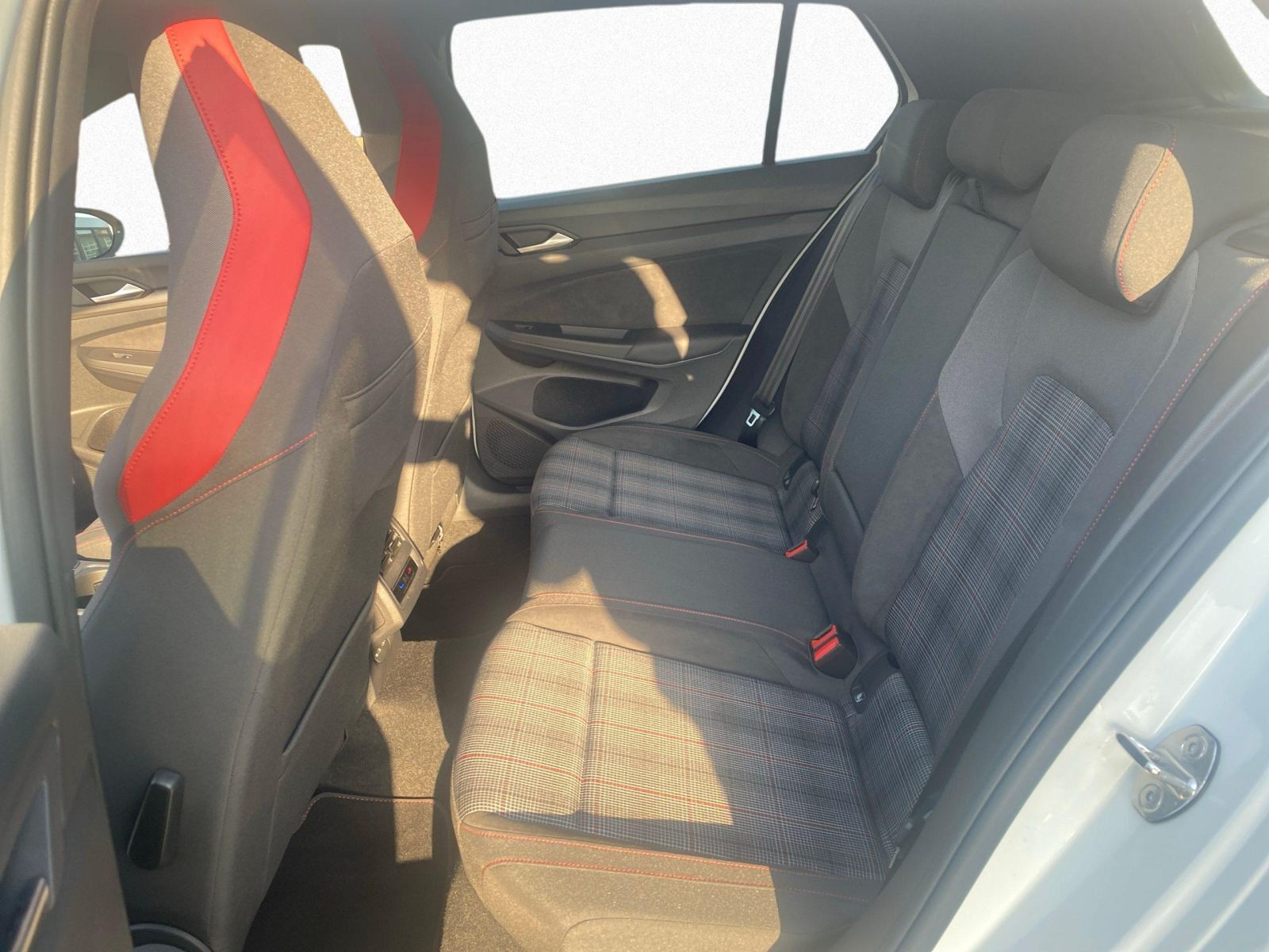 Volkswagen Golf VIII GTI DSG Klima LED ACC PDC Sitzheizung foto 12