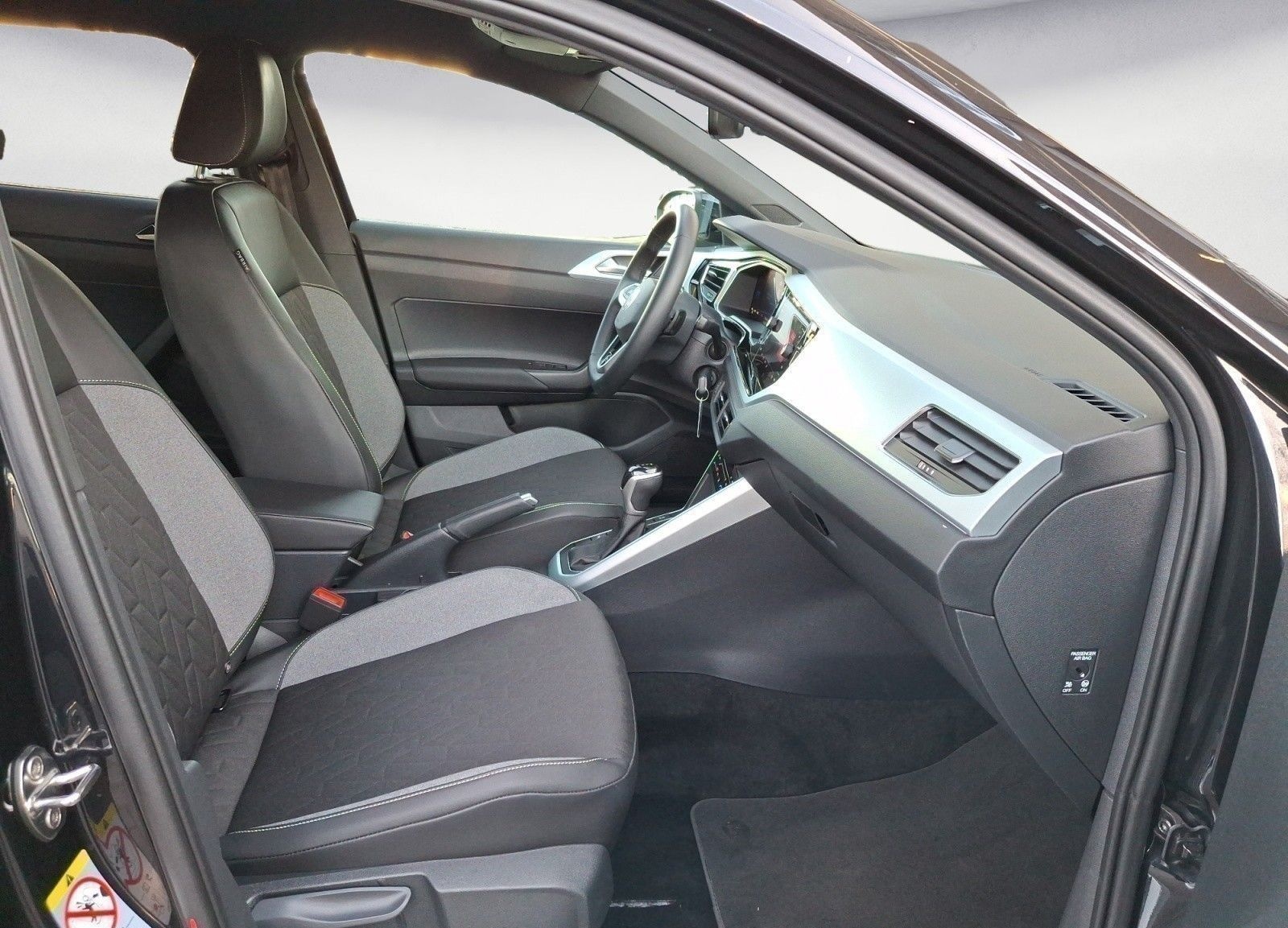 Volkswagen Taigo 1.0 TSI DSG Life #LED #ACC #NAVI #PARK-ASS foto 9