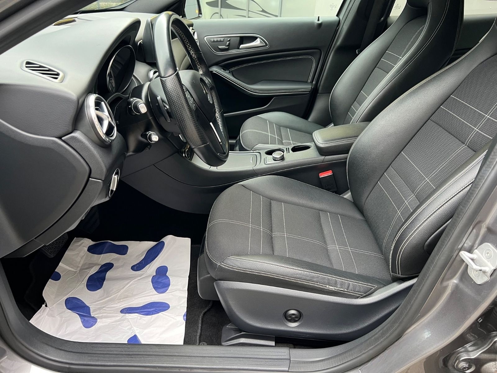 Mercedes-Benz GLA 200 CDI /HARMAN KARDON/8xBEREIFT/MEMORY foto 11