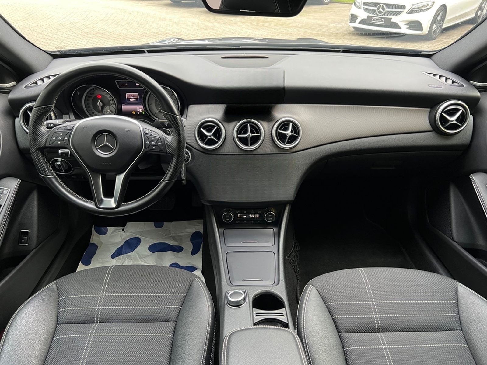 Mercedes-Benz GLA 200 CDI /HARMAN KARDON/8xBEREIFT/MEMORY foto 15