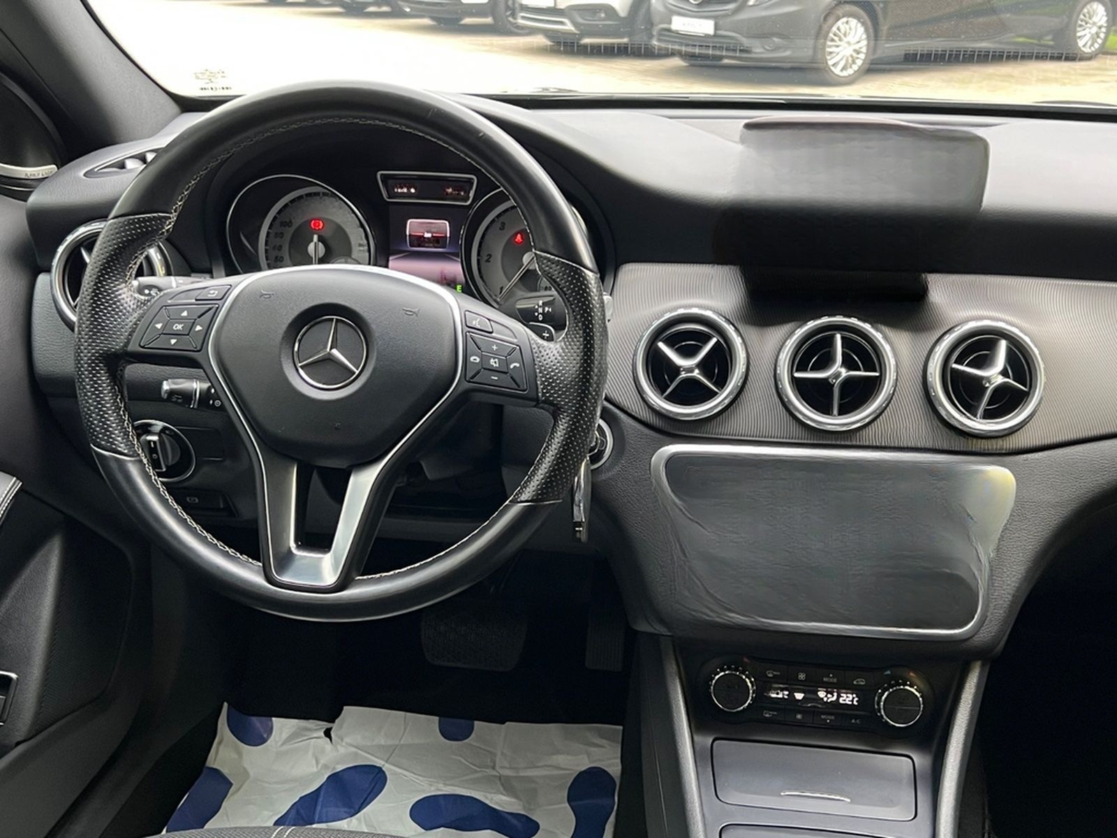 Mercedes-Benz GLA 200 CDI /HARMAN KARDON/8xBEREIFT/MEMORY foto 17