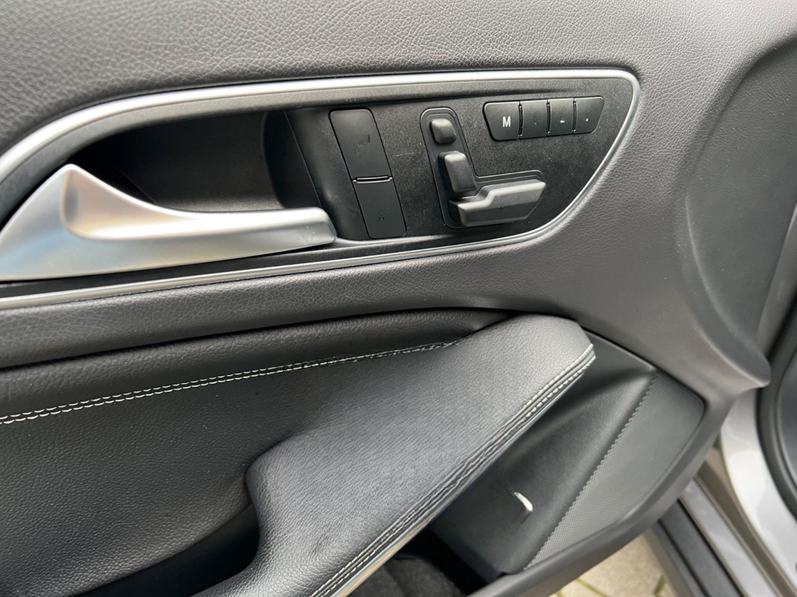 Mercedes-Benz GLA 200 CDI /HARMAN KARDON/8xBEREIFT/MEMORY foto 10