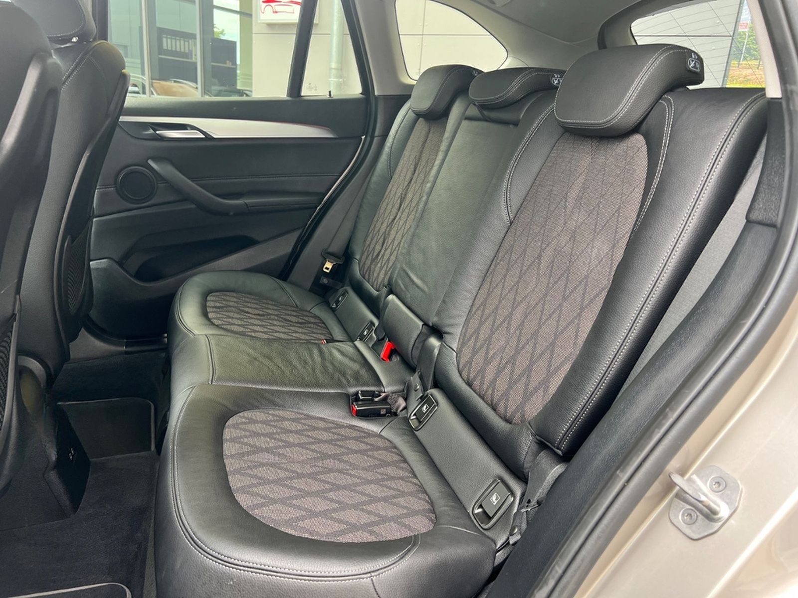 BMW X1 Baureihe X1 xDrive 25/KAMERA/AHK/AUTOMATIK/ foto 19