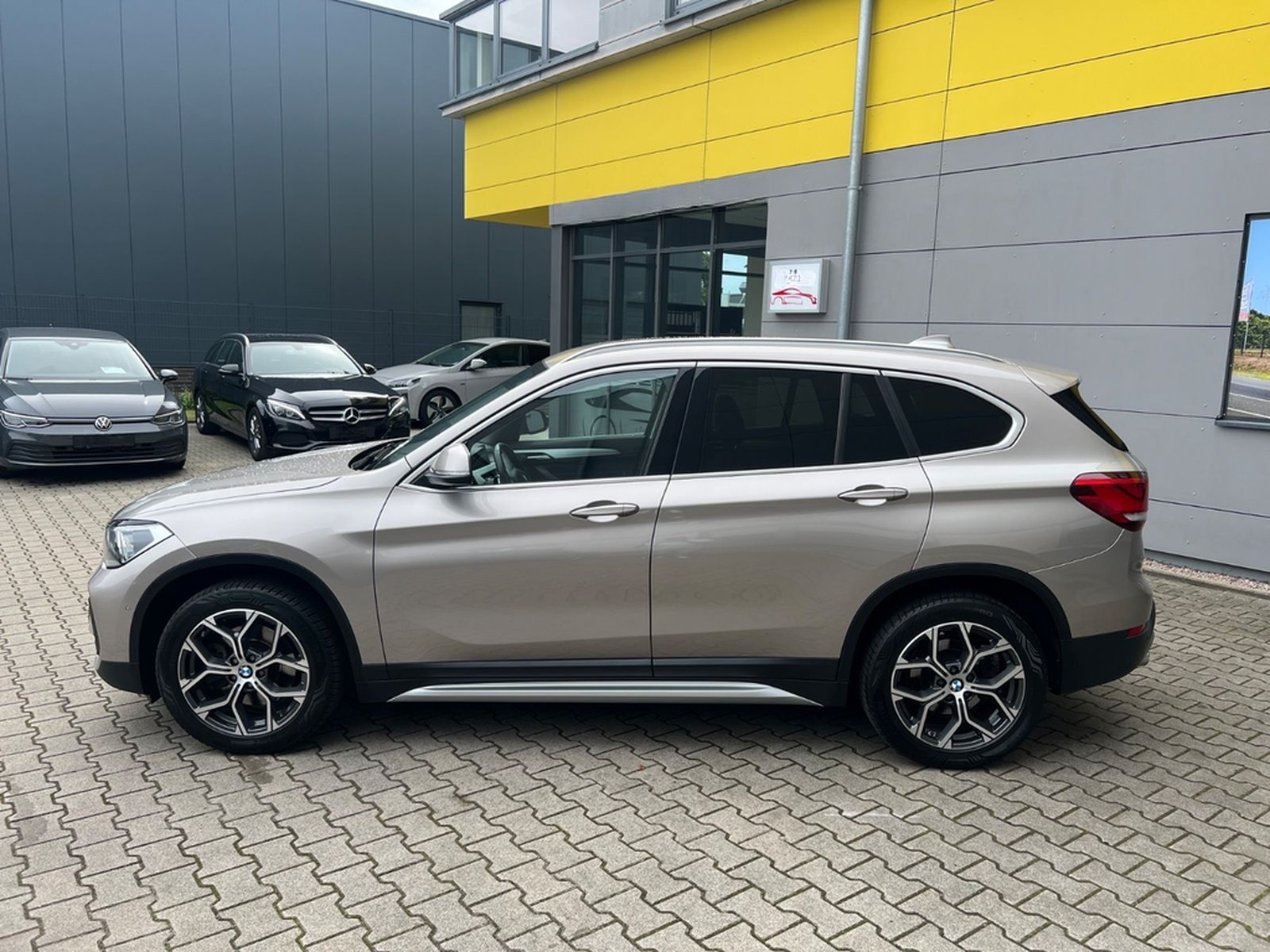BMW X1 Baureihe X1 xDrive 25/KAMERA/AHK/AUTOMATIK/ foto 3