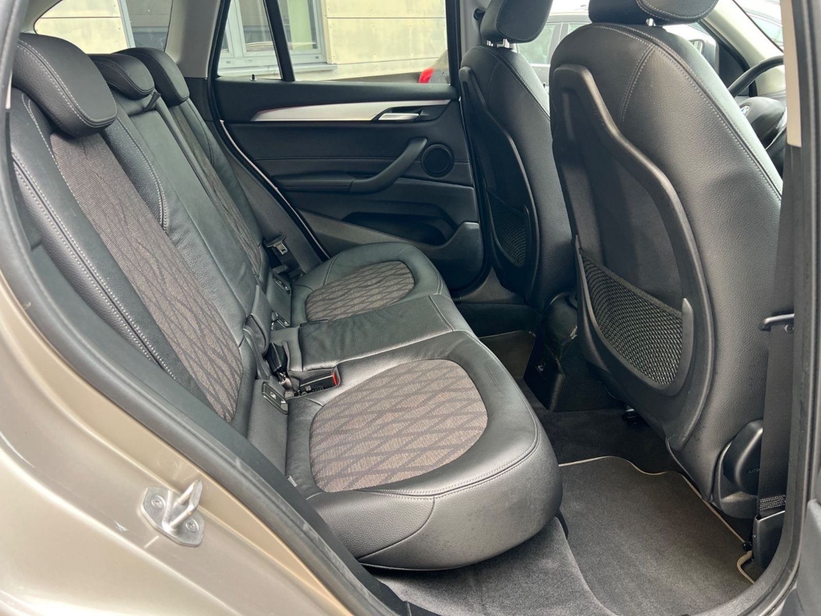 BMW X1 Baureihe X1 xDrive 25/KAMERA/AHK/AUTOMATIK/ foto 24