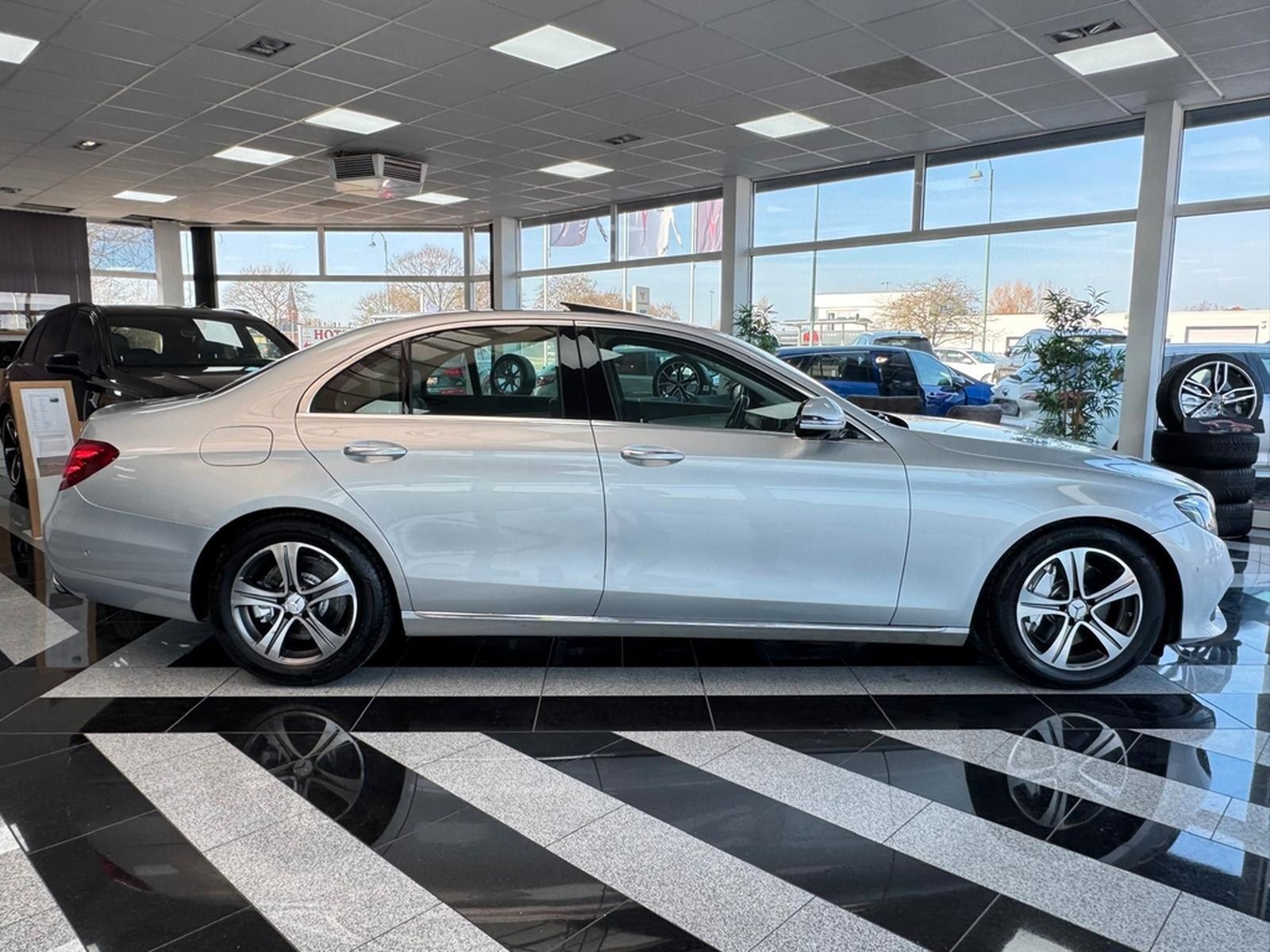 Mercedes-Benz E 350 d Lim."9G-TRONIC"AVANTGARDE"S.DACH"ACC"SHZ foto 5