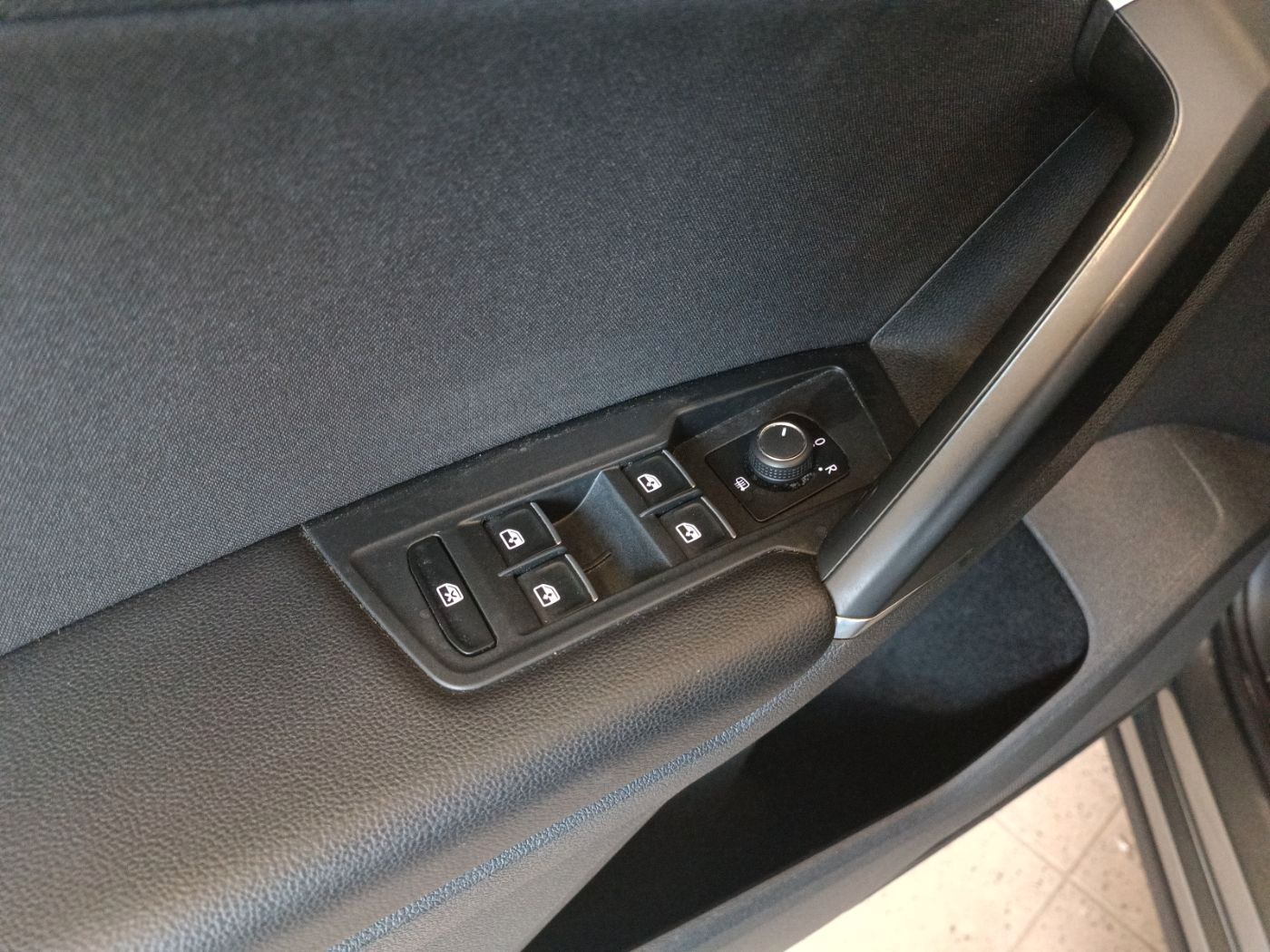 Volkswagen Tiguan 2.0 TDI Highline 4 Motion DSG LED*Navi*AC foto 15