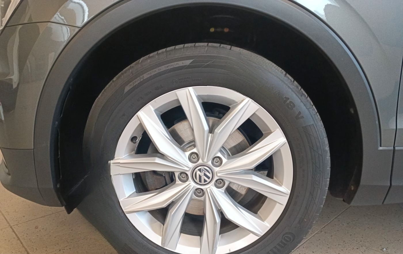 Volkswagen Tiguan 2.0 TDI Highline 4 Motion DSG LED*Navi*AC foto 7